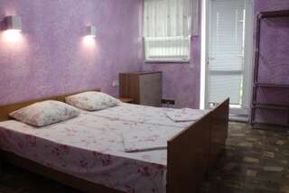 Гостевой дом Частная усадьба "У Машеньки" Заозёрное Стандартный двухместный номер с 1 кроватью или 2 отдельными кроватями-5