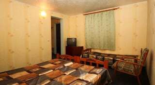 Гостевой дом Частная усадьба "У Машеньки" Заозёрное Семейный номер-5